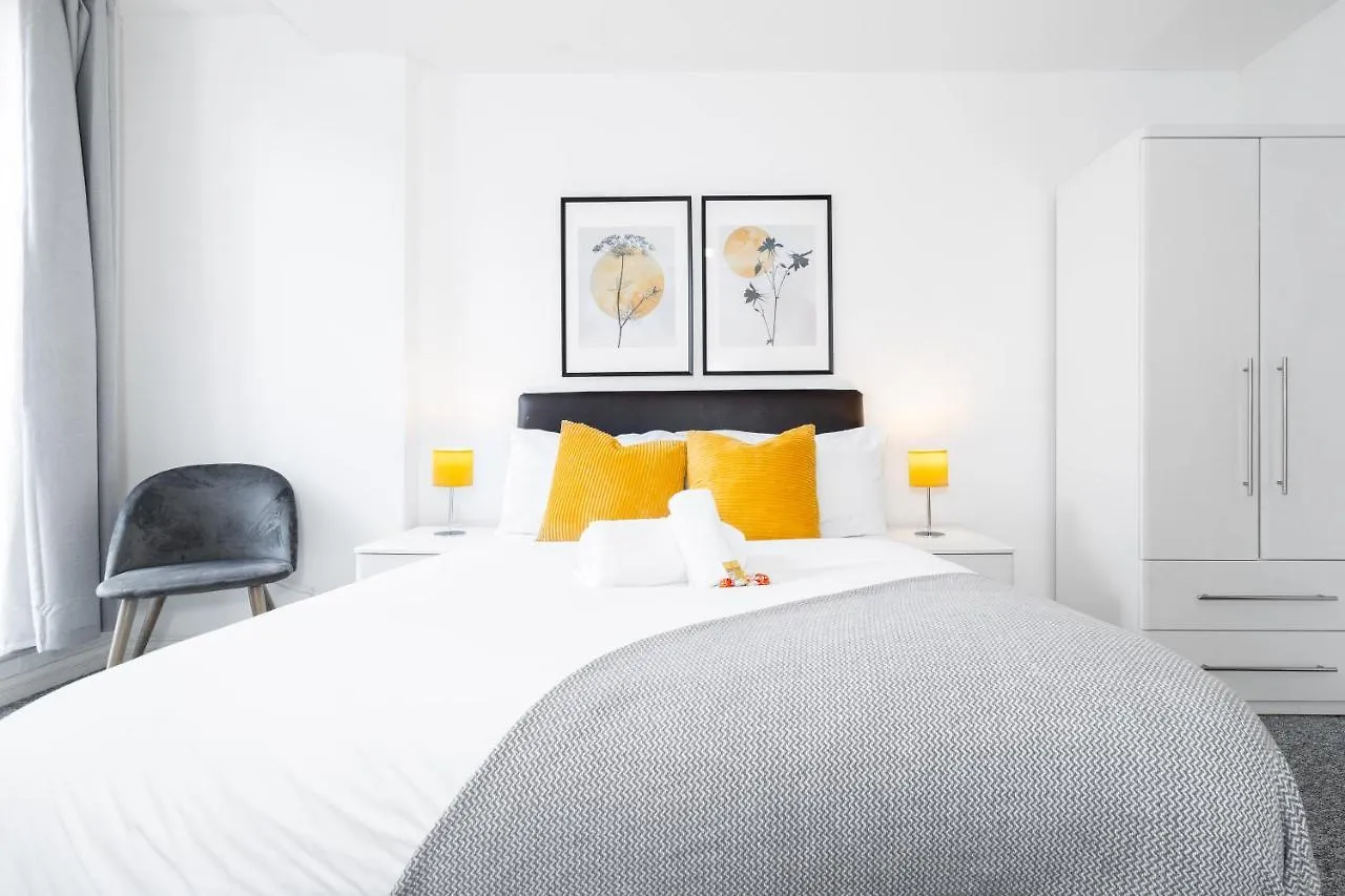 Opulent 2 Bedroom City Centre Apartment Nottingham