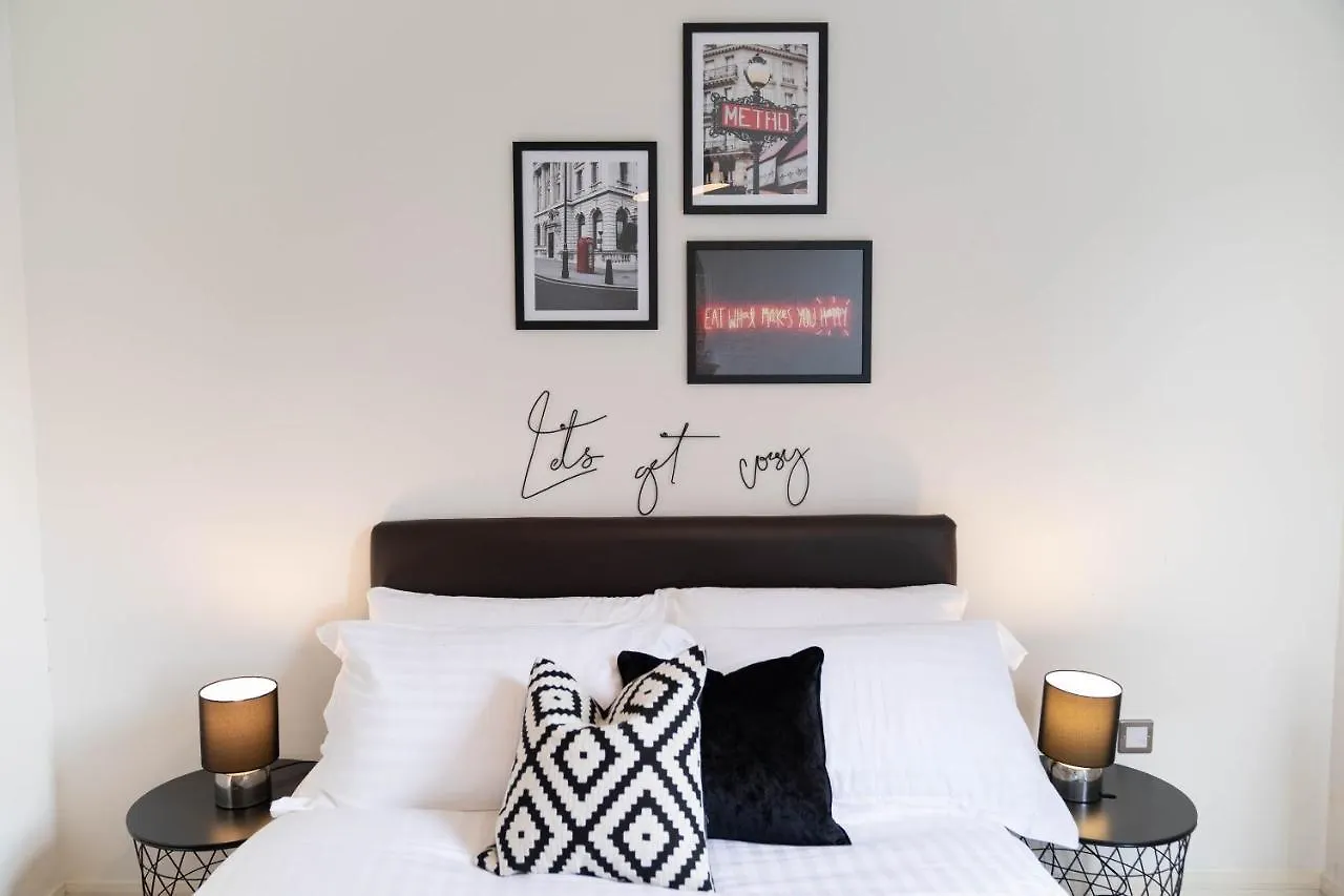 Opulent 2 Bedroom City Centre Apartment Nottingham United Kingdom